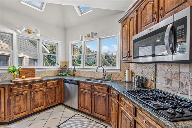 55 Middle Creek Road, Signal Mountain, TN 37377