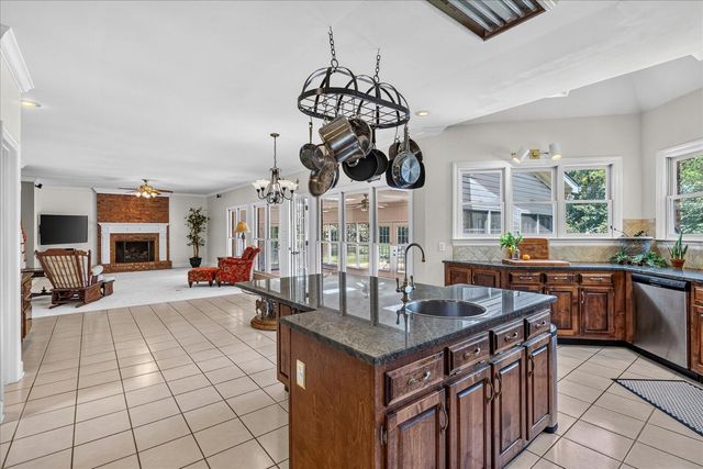 55 Middle Creek Road, Signal Mountain, TN 37377