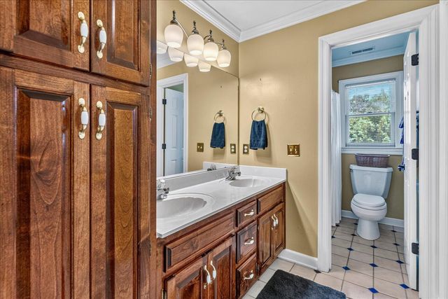 55 Middle Creek Road, Signal Mountain, TN 37377