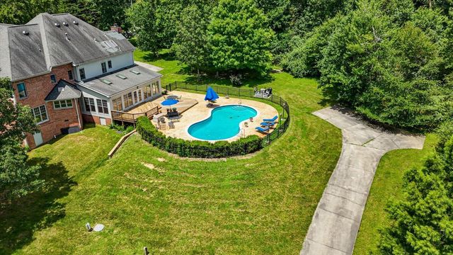 55 Middle Creek Road, Signal Mountain, TN 37377