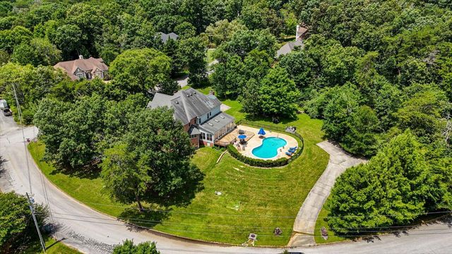 55 Middle Creek Road, Signal Mountain, TN 37377