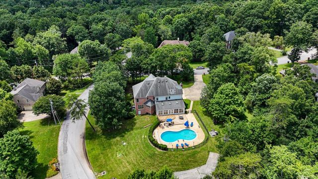 55 Middle Creek Road, Signal Mountain, TN 37377