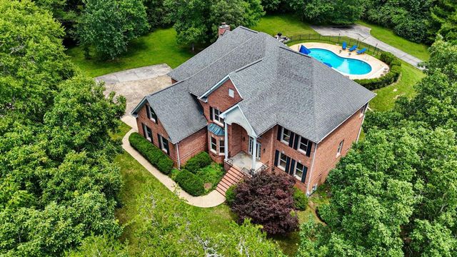 55 Middle Creek Road, Signal Mountain, TN 37377