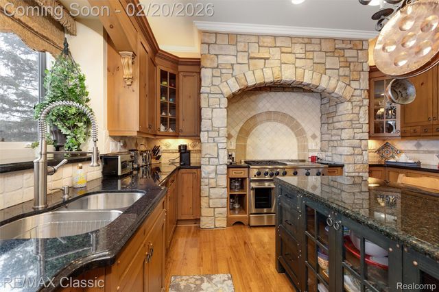 17905 Parkshore Drive, Northville Township, MI 48168