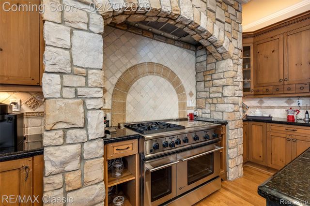 17905 Parkshore Drive, Northville Township, MI 48168