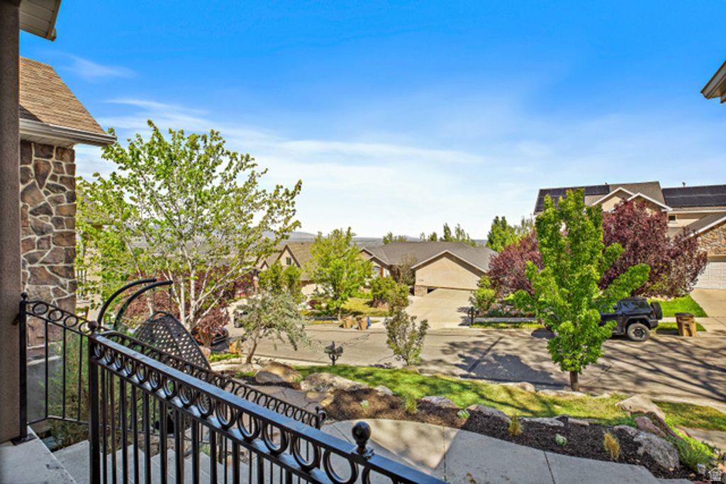 394 E BREWSTER DR, Draper, UT 84020 — photo 4