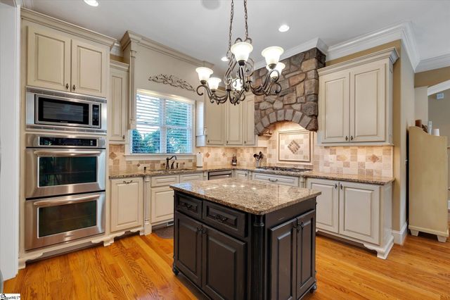 10 Travertine Court, Greenville, SC 29615
