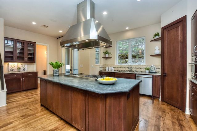 1529 Barton Springs RD 16, Austin, TX 78704