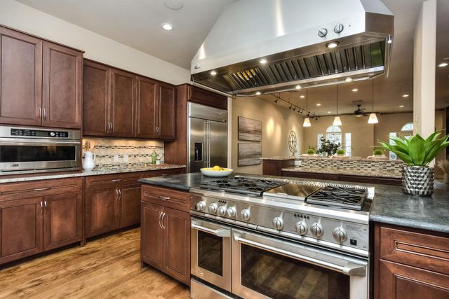 1529 Barton Springs RD 16, Austin, TX 78704