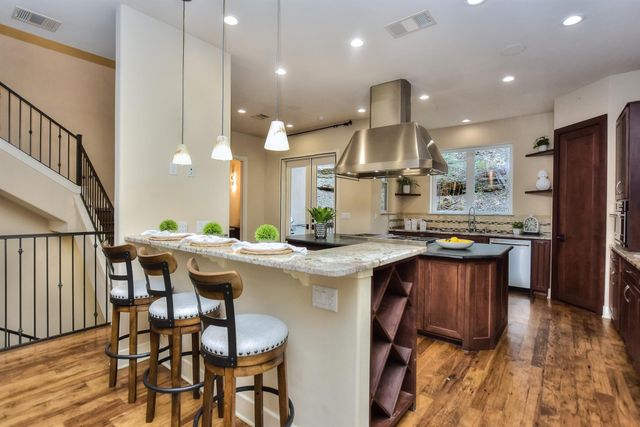 1529 Barton Springs RD 16, Austin, TX 78704