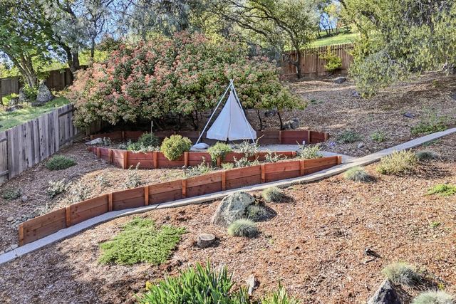 11220 Sunrise Ridge, Auburn, CA 95603