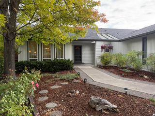2375 Temple Drive, Medford, OR 97504