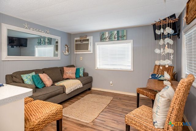 1207 W Madison Avenue, Port O'connor, TX 77982