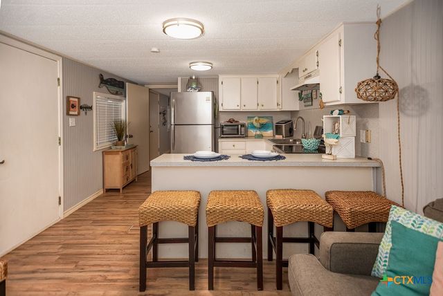 1207 W Madison Avenue, Port O'connor, TX 77982