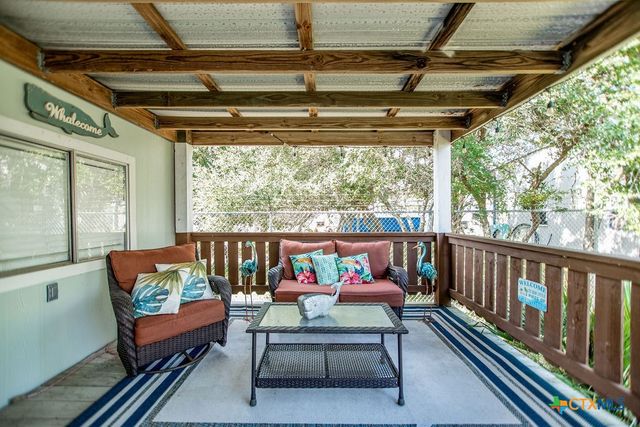 1207 W Madison Avenue, Port O'connor, TX 77982