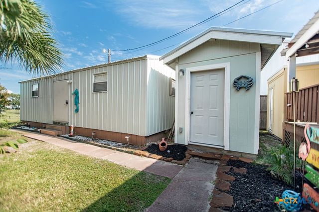1207 W Madison Avenue, Port O'connor, TX 77982
