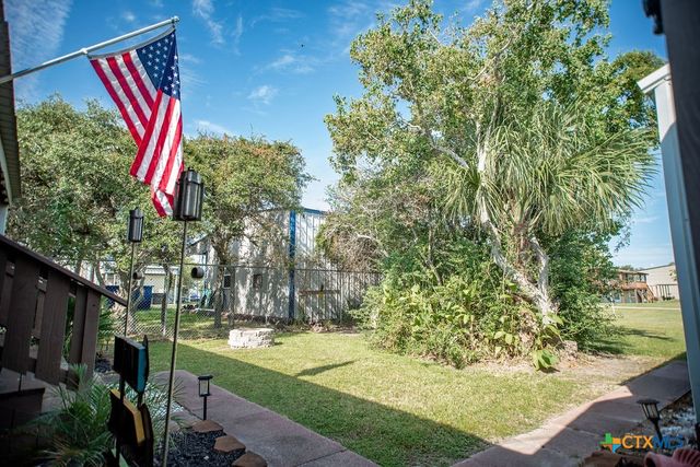 1207 W Madison Avenue, Port O'connor, TX 77982