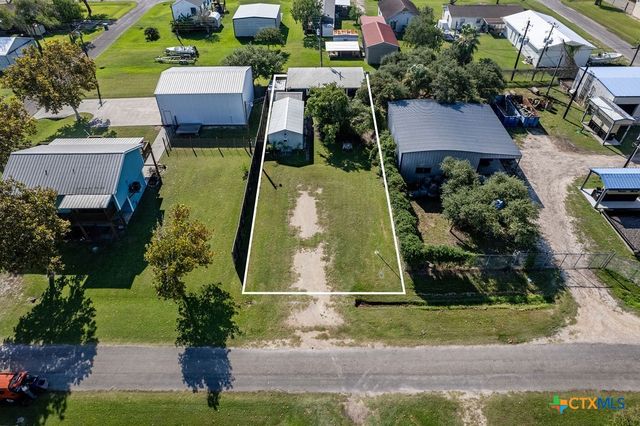 1207 W Madison Avenue, Port O'connor, TX 77982