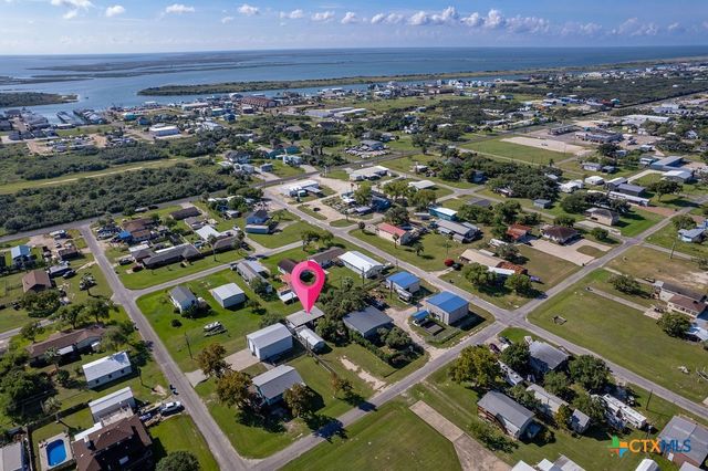 1207 W Madison Avenue, Port O'connor, TX 77982