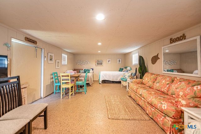 1207 W Madison Avenue, Port O'connor, TX 77982