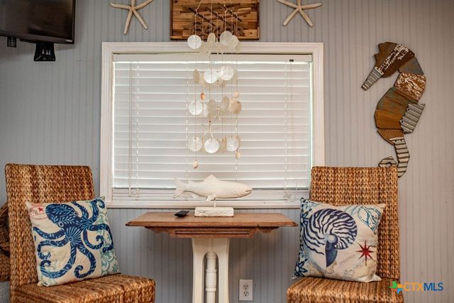 1207 W Madison Avenue, Port O'connor, TX 77982