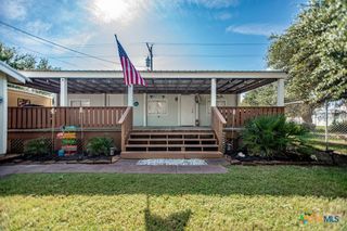 1207 W Madison Avenue, Port O'connor, TX 77982
