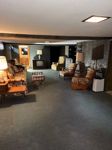 171 Huron Ave, Holyoke, MA 01040