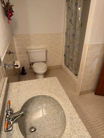 171 Huron Ave, Holyoke, MA 01040