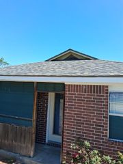 2713 Avenue C, Dickinson, TX 77539