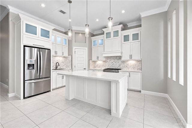 2302 Lakeview Drive, Mission, TX 78576