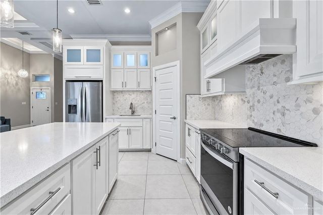 2302 Lakeview Drive, Mission, TX 78576