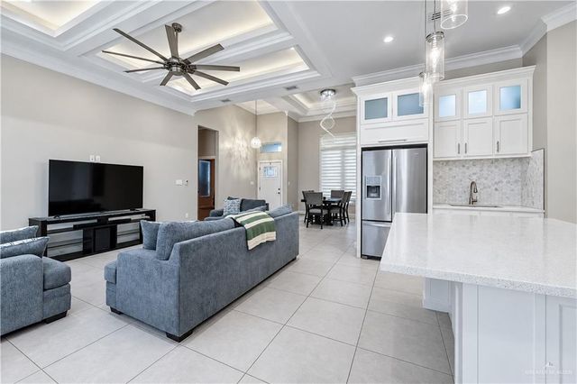 2302 Lakeview Drive, Mission, TX 78576