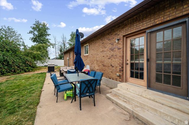 5530 S 100 W, Washington Terrace, UT 84405