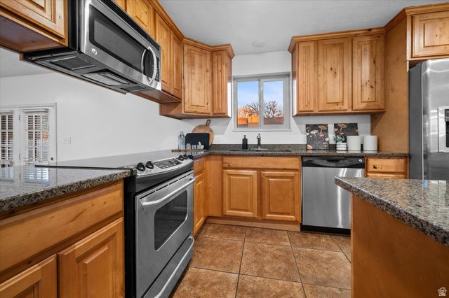 5530 S 100 W, Washington Terrace, UT 84405