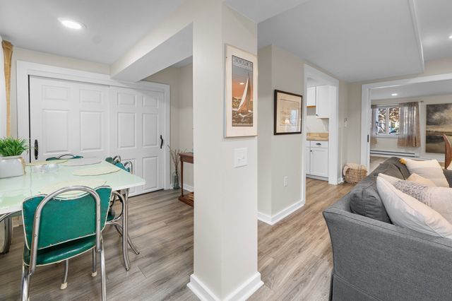 11 Broadway Avenue C, Rockport, MA 01966