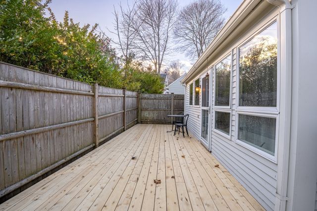 11 Broadway Avenue C, Rockport, MA 01966