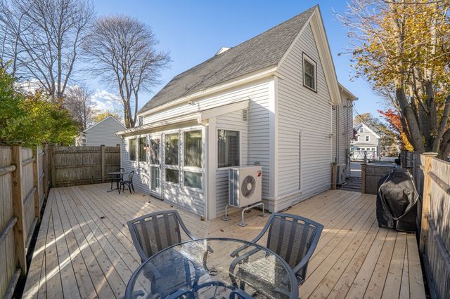 11 Broadway Avenue C, Rockport, MA 01966