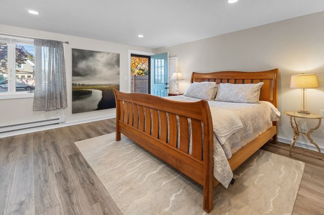 11 Broadway Avenue C, Rockport, MA 01966