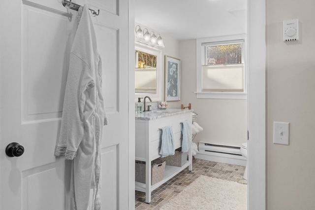 11 Broadway Avenue C, Rockport, MA 01966