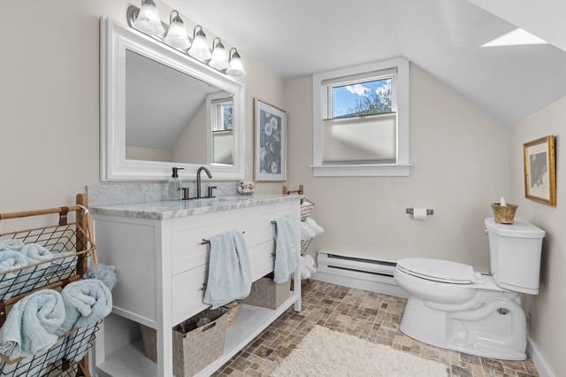 11 Broadway Avenue C, Rockport, MA 01966