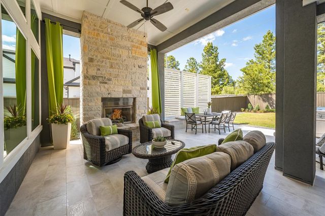 43 W Sawyer Ridge Drive, Spring, TX 77389