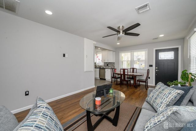 827 Lincoln Avenue, Manville, NJ 08835