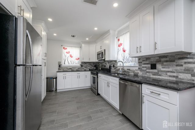 827 Lincoln Avenue, Manville, NJ 08835