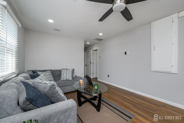 827 Lincoln Avenue, Manville, NJ 08835