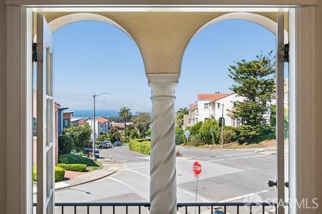 1185 Monterey Boulevard, San Francisco, CA 94127