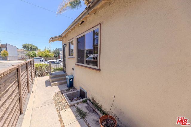 233 E Alameda Avenue A, Burbank, CA 91502
