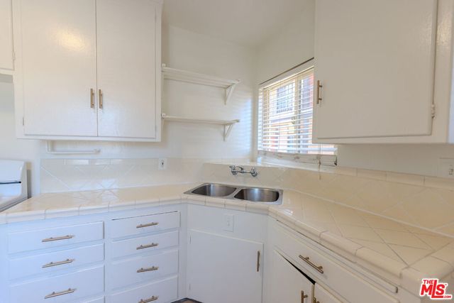 233 E Alameda Avenue A, Burbank, CA 91502