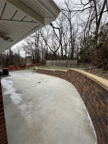 526 Foltz Dr, Penn Hills, PA 15147