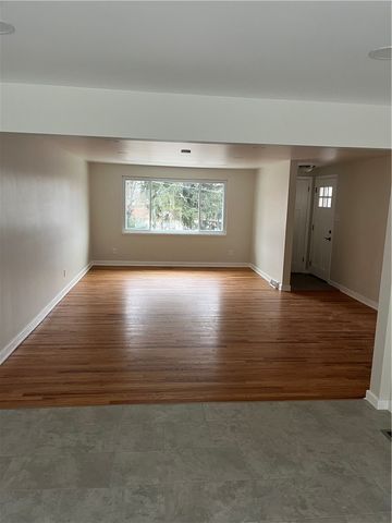 526 Foltz Dr, Penn Hills, PA 15147