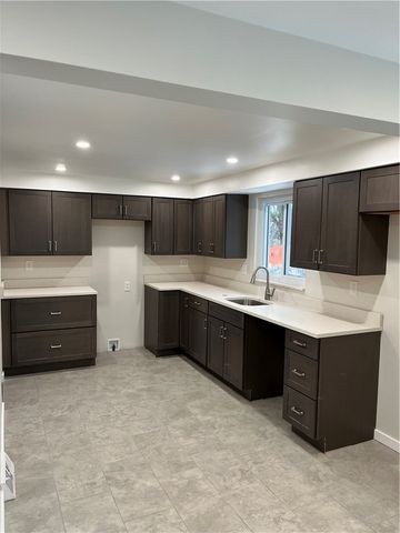 526 Foltz Dr, Penn Hills, PA 15147